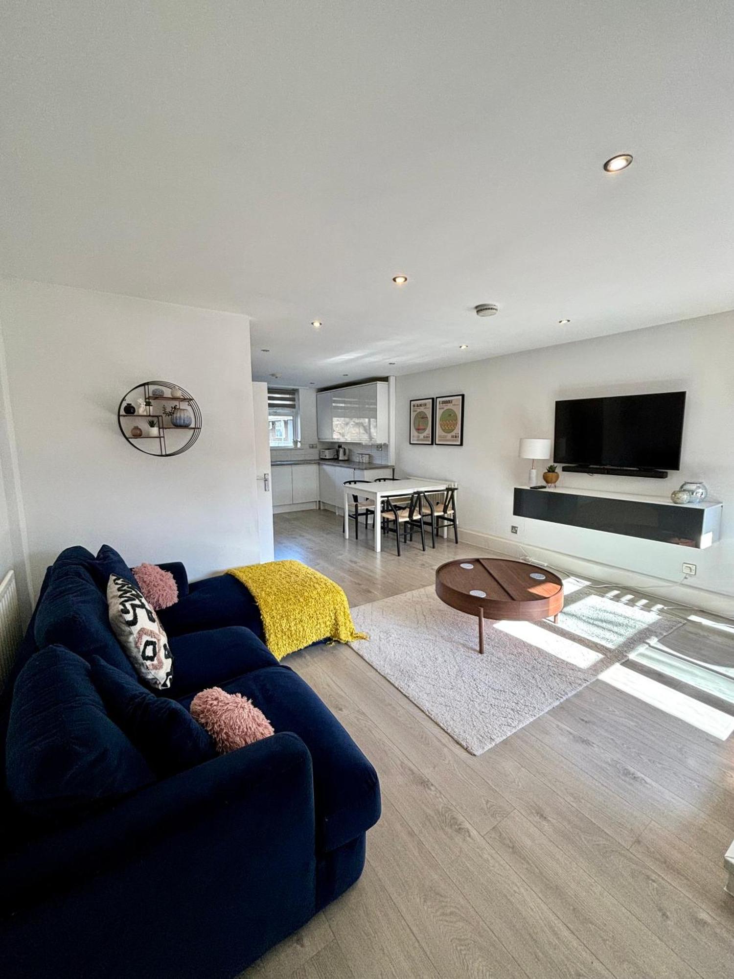 Appartement 2 Bed, Open Plan, Modernised Flat, Canary Wharf