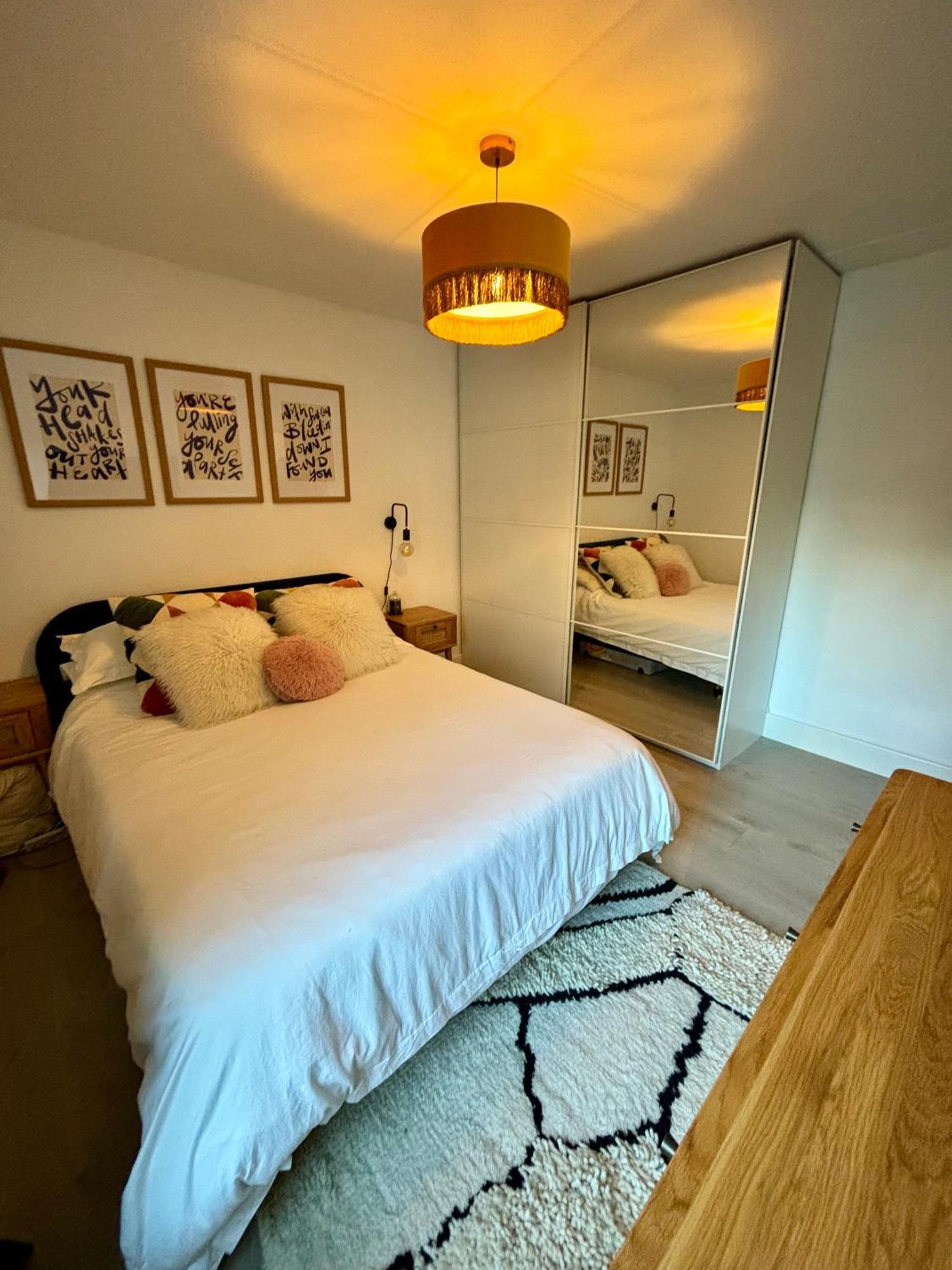 2 Bed, Open Plan, Modernised Flat, Canary Wharf Appartement Londen